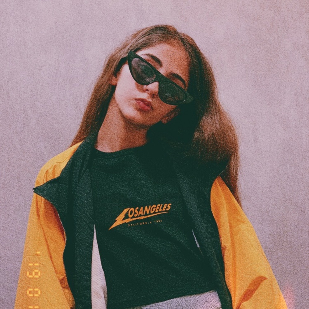 Meet your Posher, Armita